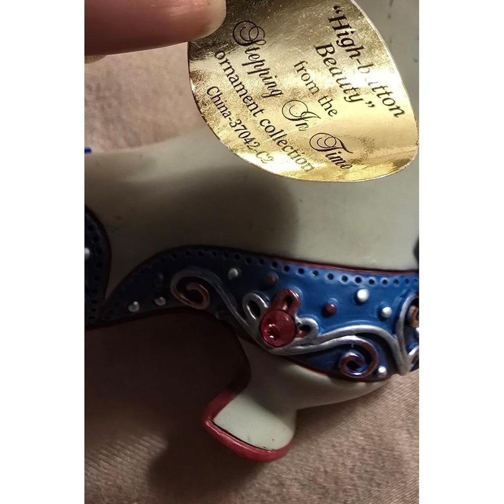 High Button Beauty from the Stepping in Time ornament collection - Picture 5 of 6